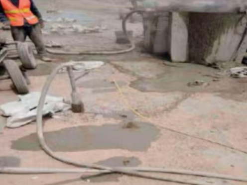 广元水泥混凝土路面板底注浆技术 路面脱空注浆整治方案